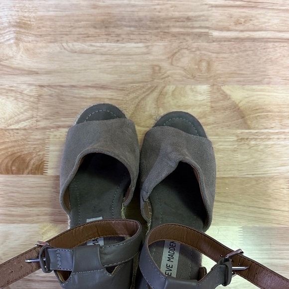 Steve Madden Taupe Wedge Sandals - Picture 12 of 16
